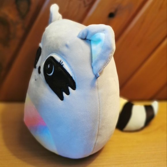 Max the Rainbow Racoon Squishmallow - Picture 4 of 5